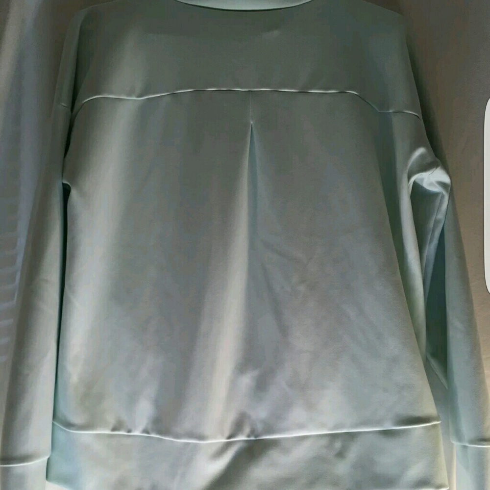 Athleta pullover - Picture 2 of 8